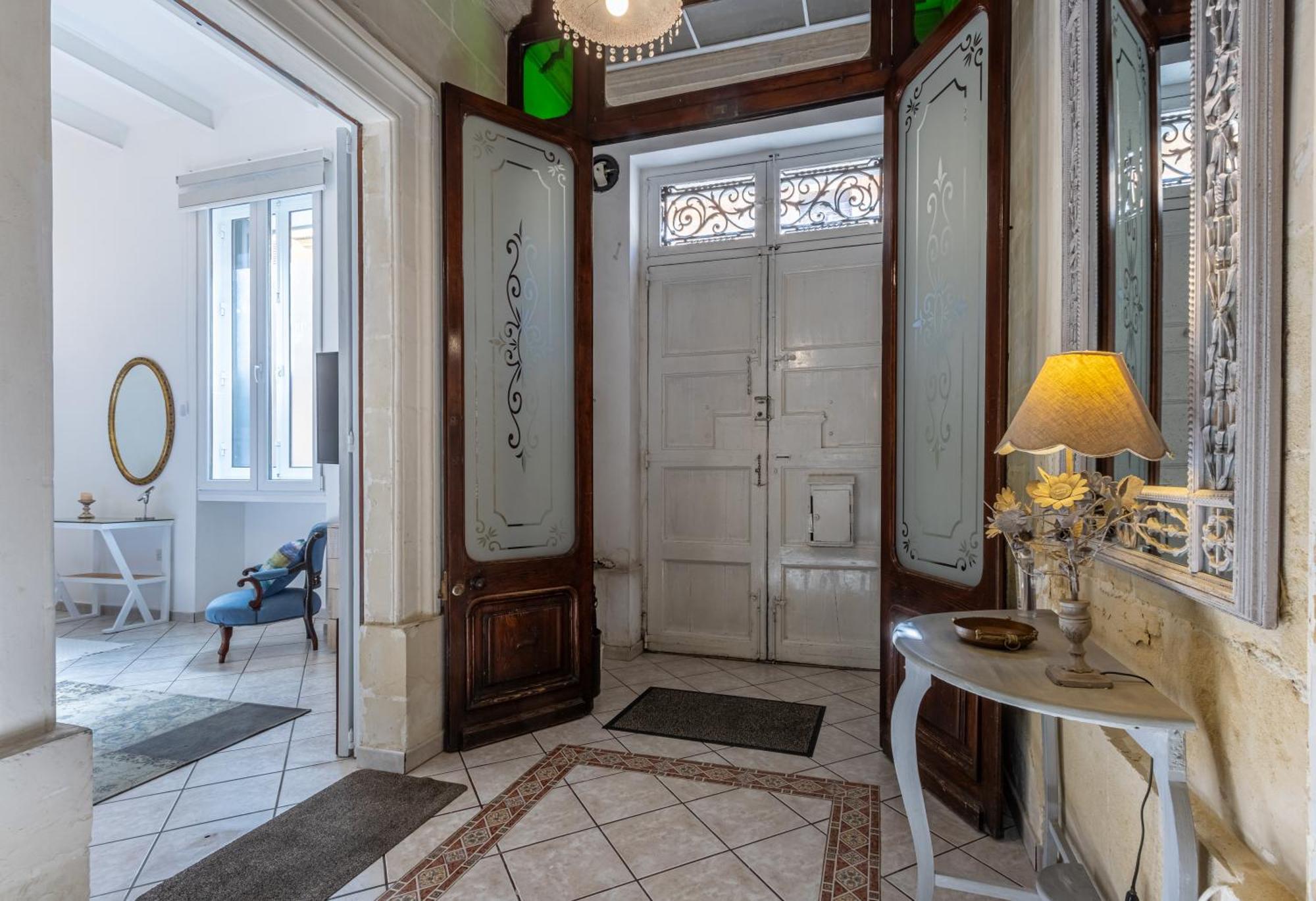 Cozy Carisma Lodging - Central, New And Independent Studio Apartment Sliema Exterior foto